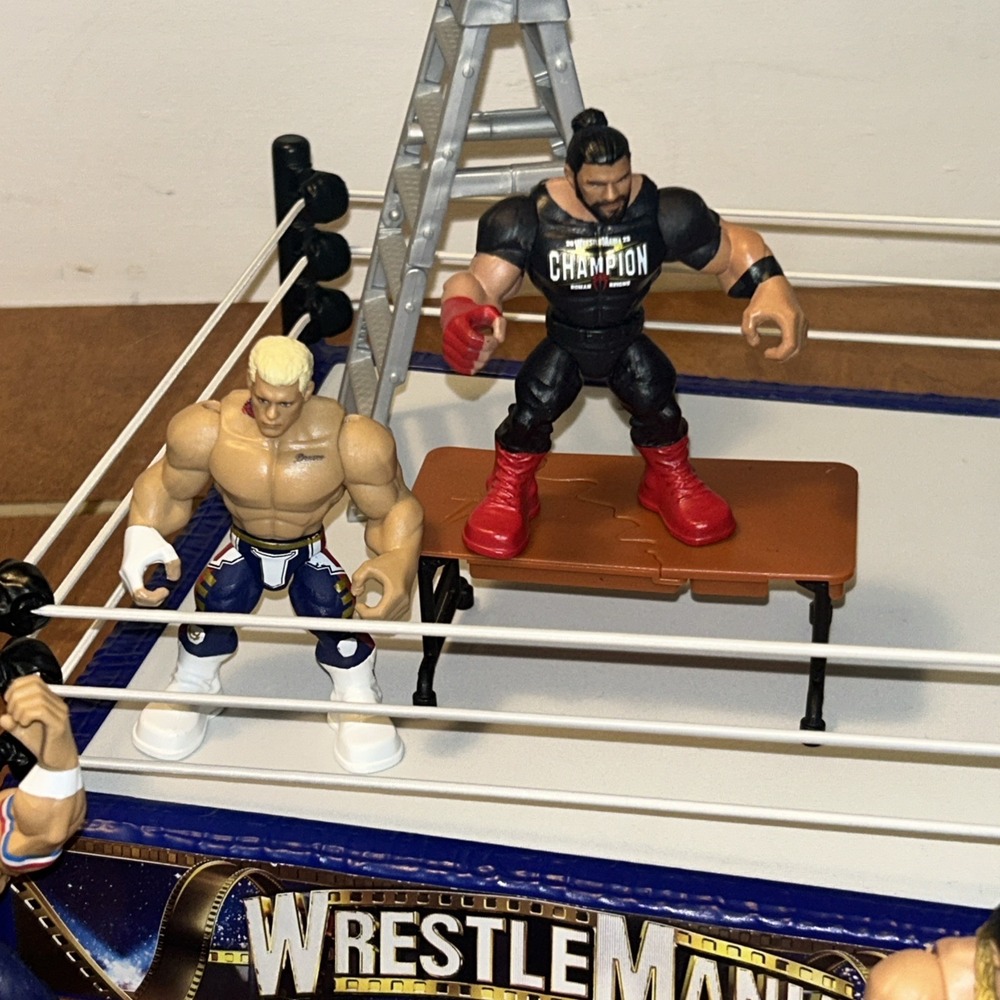 WWE Knuckle Crunchers Wrestlemania Goes To Hollwood Ring Figures Accessories B1 - Picture 3 of 4